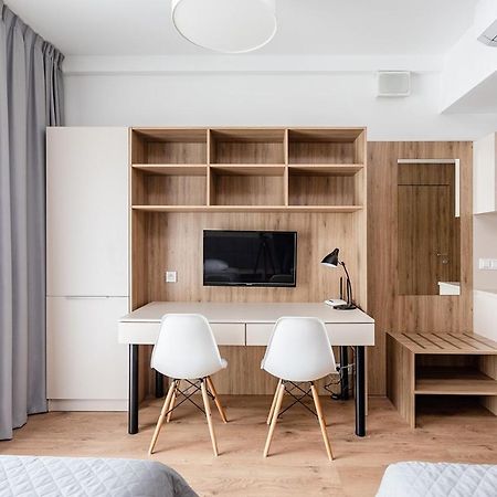 Apartament W Warszawie Dedykowany Parking Podziemny W Cenie, Wifi, Blisko Centrum New Apartment In Warsaw Finished To A High Specification Fitted Out To A High Standard On The 7Th Floor, Wifi, Underground Parking Price Included Ngoại thất bức ảnh