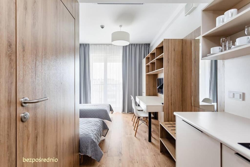 Apartament W Warszawie Dedykowany Parking Podziemny W Cenie, Wifi, Blisko Centrum New Apartment In Warsaw Finished To A High Specification Fitted Out To A High Standard On The 7Th Floor, Wifi, Underground Parking Price Included Ngoại thất bức ảnh