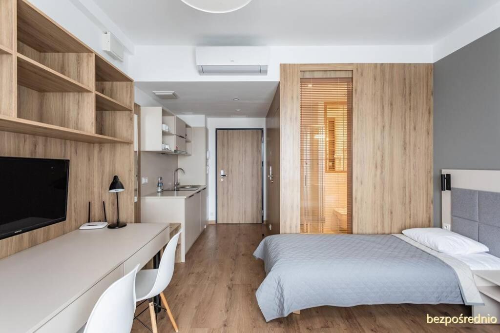 Apartament W Warszawie Dedykowany Parking Podziemny W Cenie, Wifi, Blisko Centrum New Apartment In Warsaw Finished To A High Specification Fitted Out To A High Standard On The 7Th Floor, Wifi, Underground Parking Price Included Ngoại thất bức ảnh